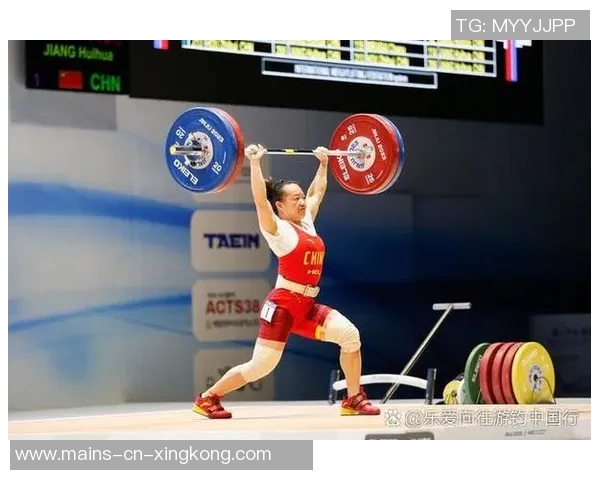 提升小学足球运动员力量的训练方法与技巧探讨