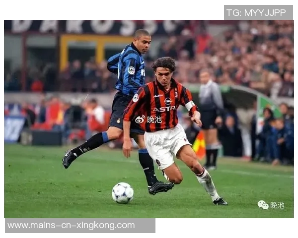 马尔蒂尼的欧冠传奇之路：从青涩小将到足球巨星的辉煌历程